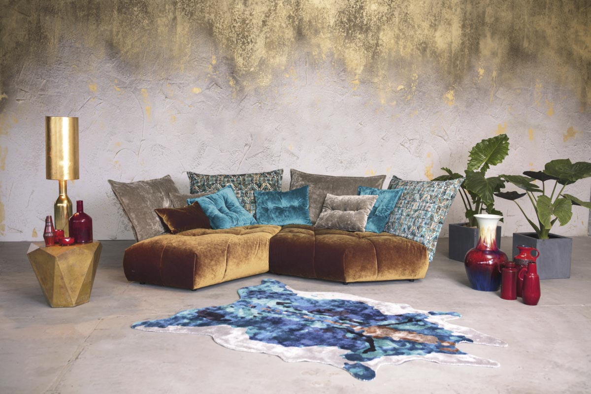 Bretz Couch Outlet