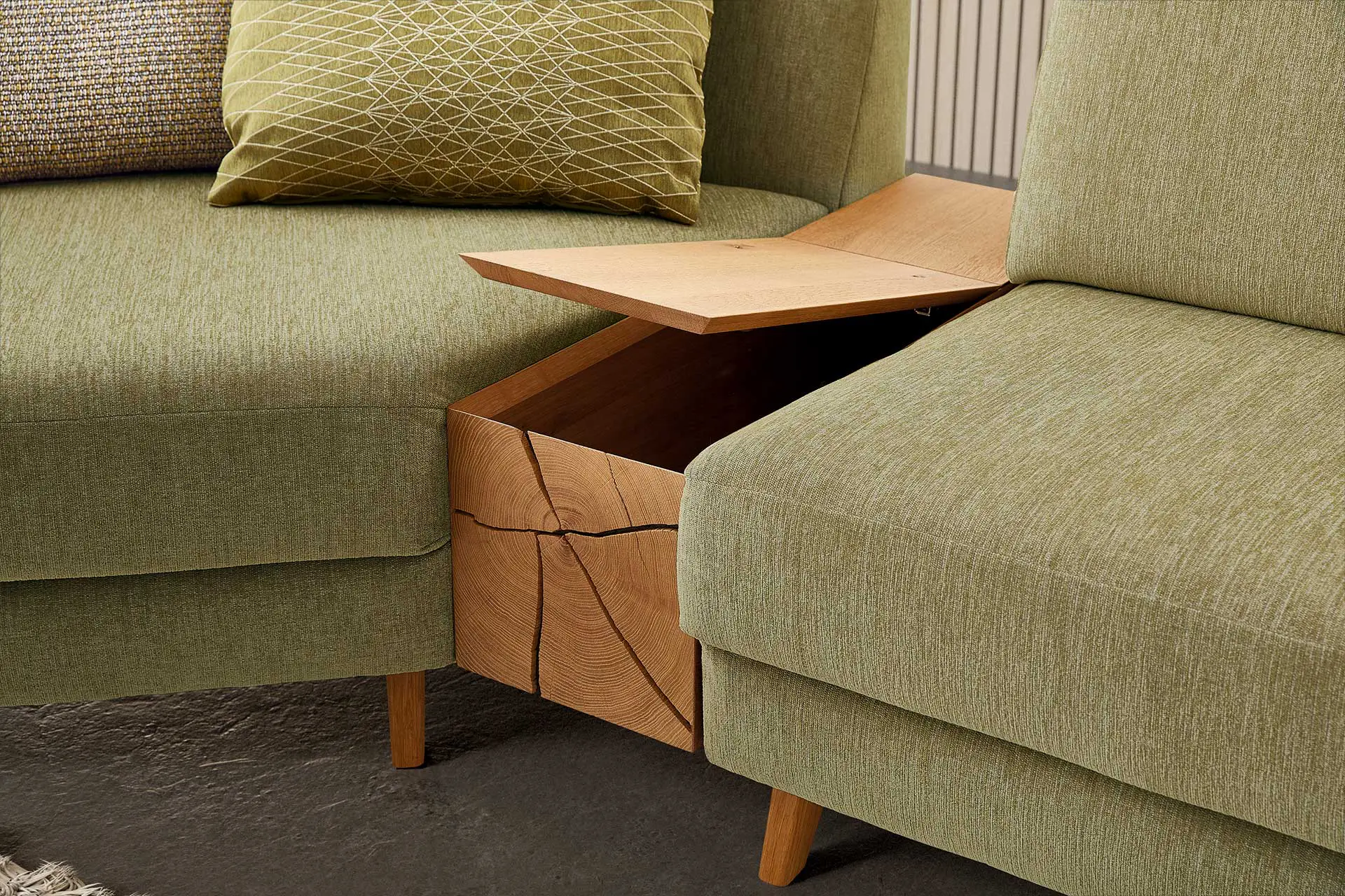 Couchzone-sitzen-und-liegen-koinor-upgrade-textil-gruen5 Koinor Upgrade Sofa – Ansicht 5