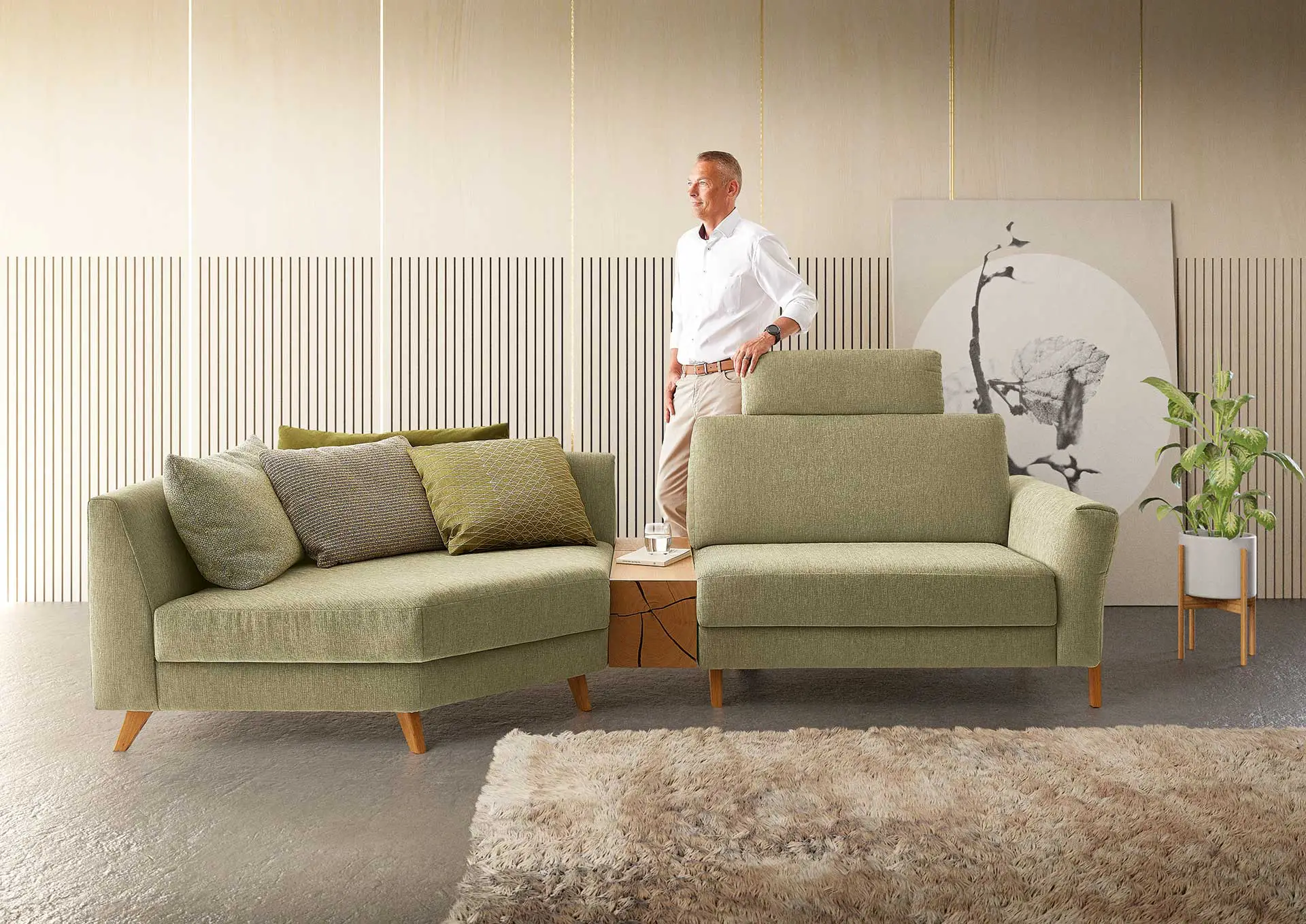 Couchzone-sitzen-und-liegen-koinor-upgrade-textil-gruen7 Koinor Upgrade Sofa – Ansicht 1